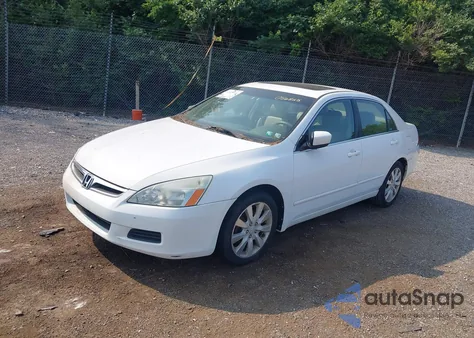 2006 Honda Accord 3.0 Ex z USA, uszkodzony, nr VIN 1HGCM66526A056825